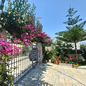 Aparthotel Ester
